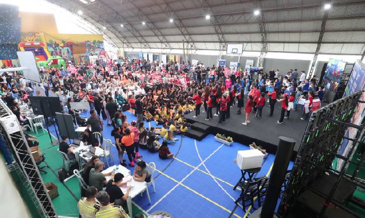 Assembleia nos Bairros proporciona a Curitiba 16 mil atendimentos e mais de R$ 26 milhões em investimentos