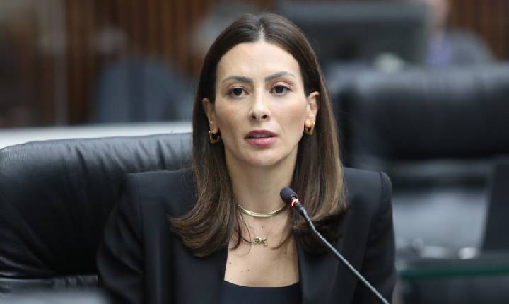 Deputada Mabel Canto (PP) cobra providências da Sanepar sobre leituras de contas de água em Ponta Grossa