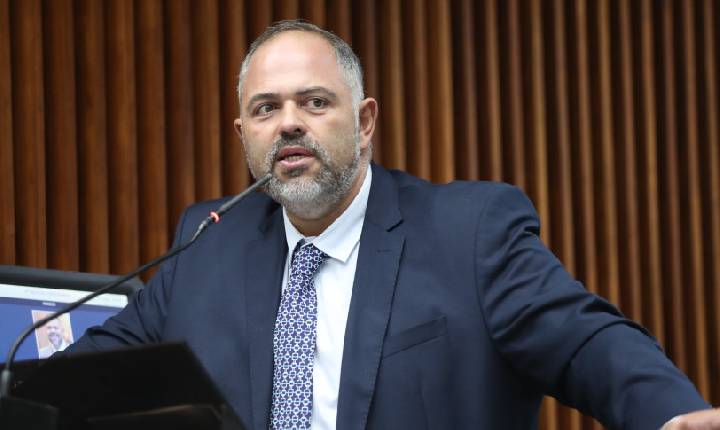 Em discurso no Plenário, vice-líder do Governo destaca resultados na saúde, educação e economia do Paraná