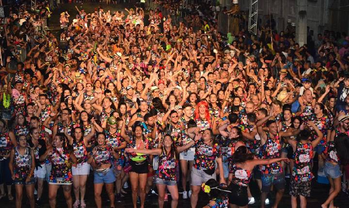 Leis estaduais ampliam segurança, proteção e direitos dos foliões e turistas durante o Carnaval no Paraná