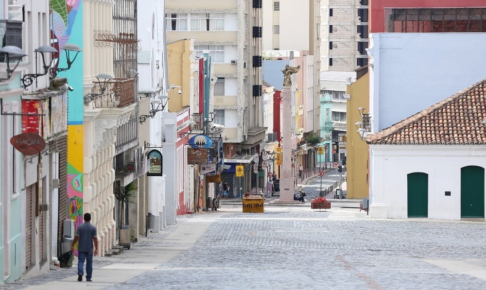 Municípios da Região Metropolitana de Curitiba adotam restrições com base em decreto da capital contra a Covid-19