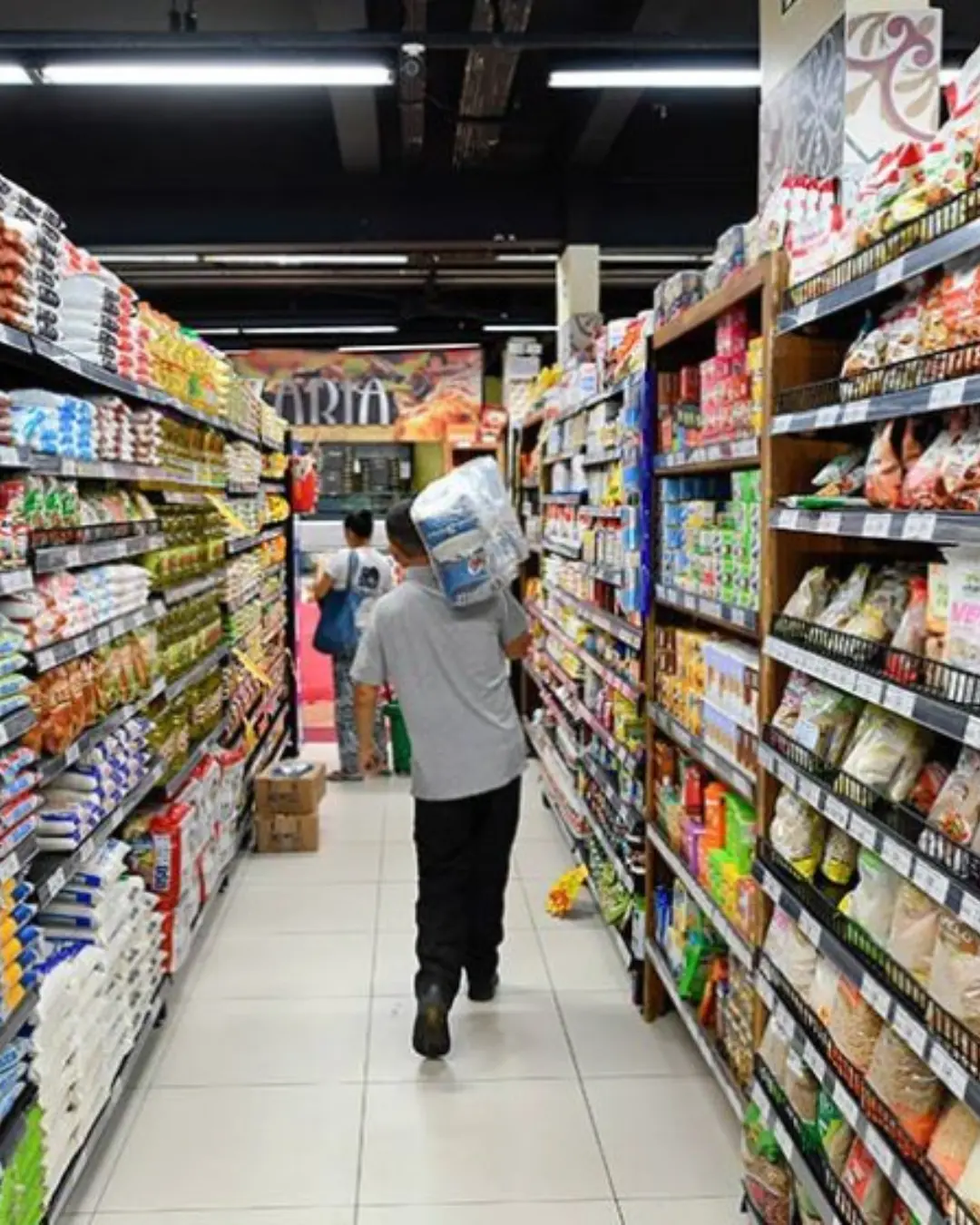 Consumo das famílias recua 3,7% no Paraná e fica abaixo da média nacional