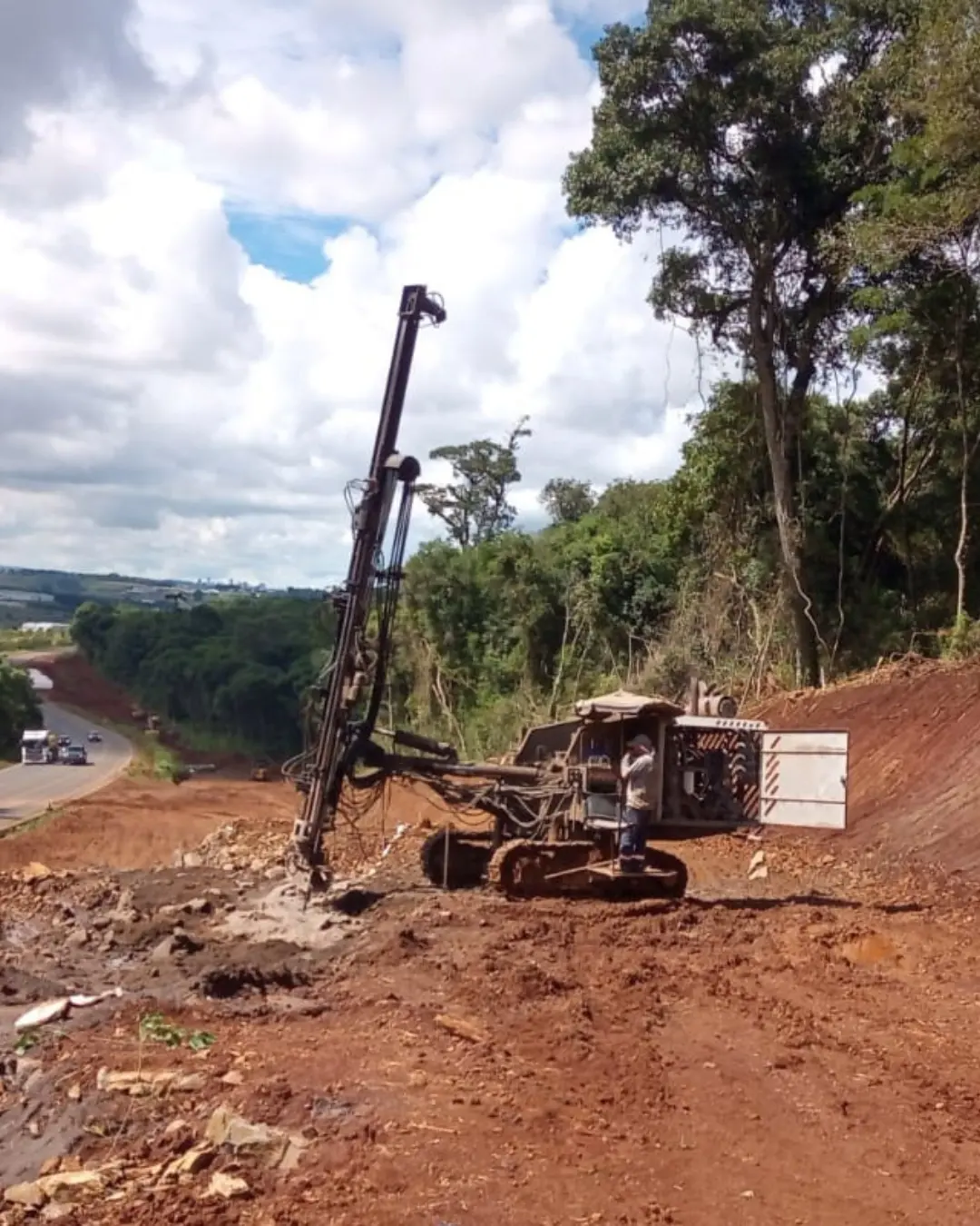Detonação de rochas interditará a PRC-466 em Guarapuava na terça-feira