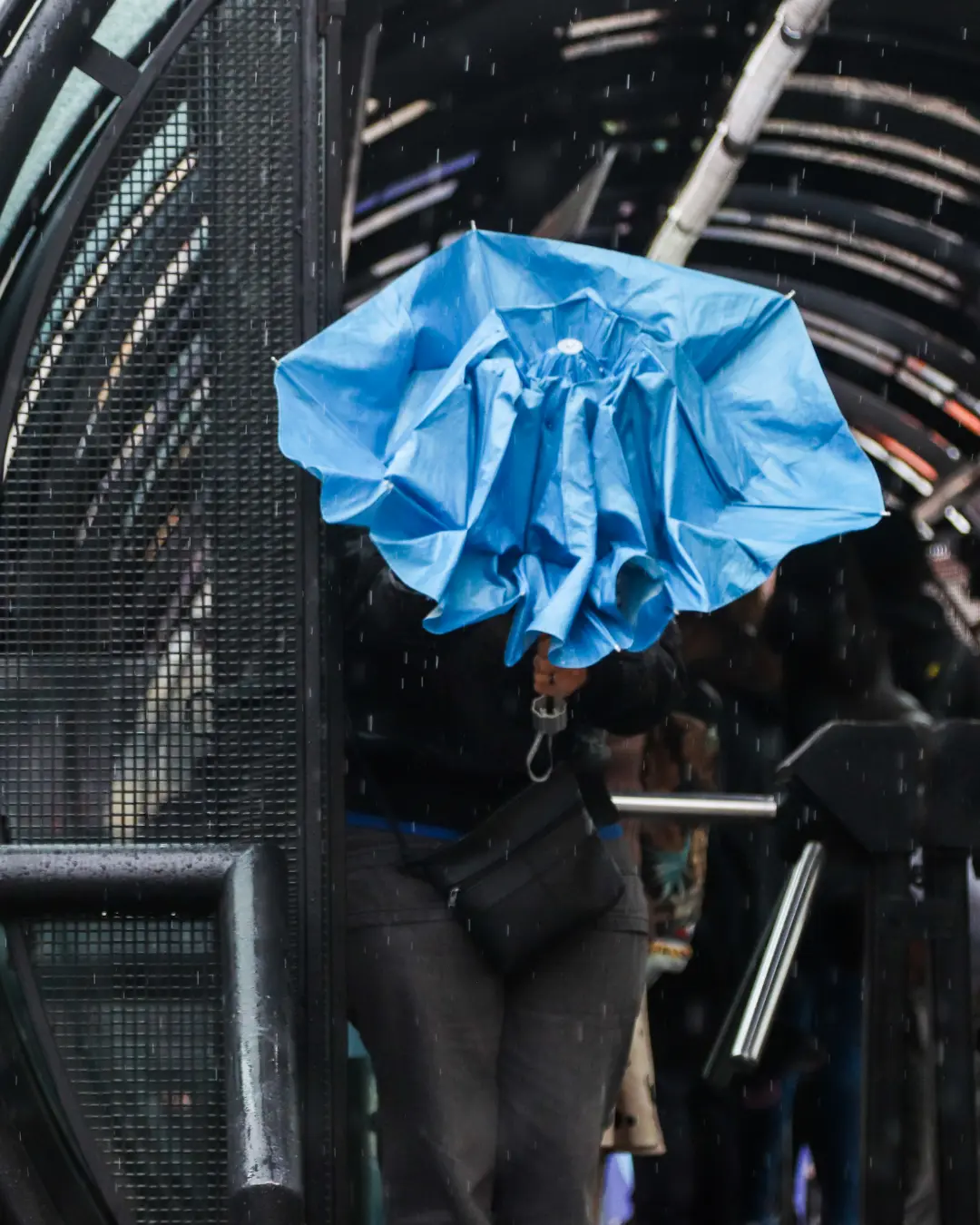 Frente fria provoca chuvas fortes e reduz temperaturas no Paraná, diz Simepar