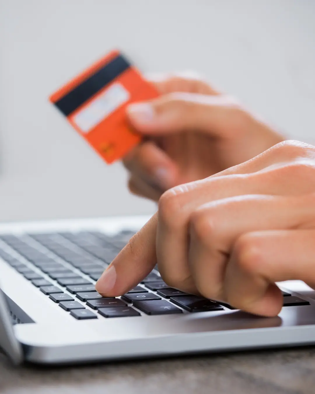 Guia orienta consumidores a evitar golpes na Black Friday 2024