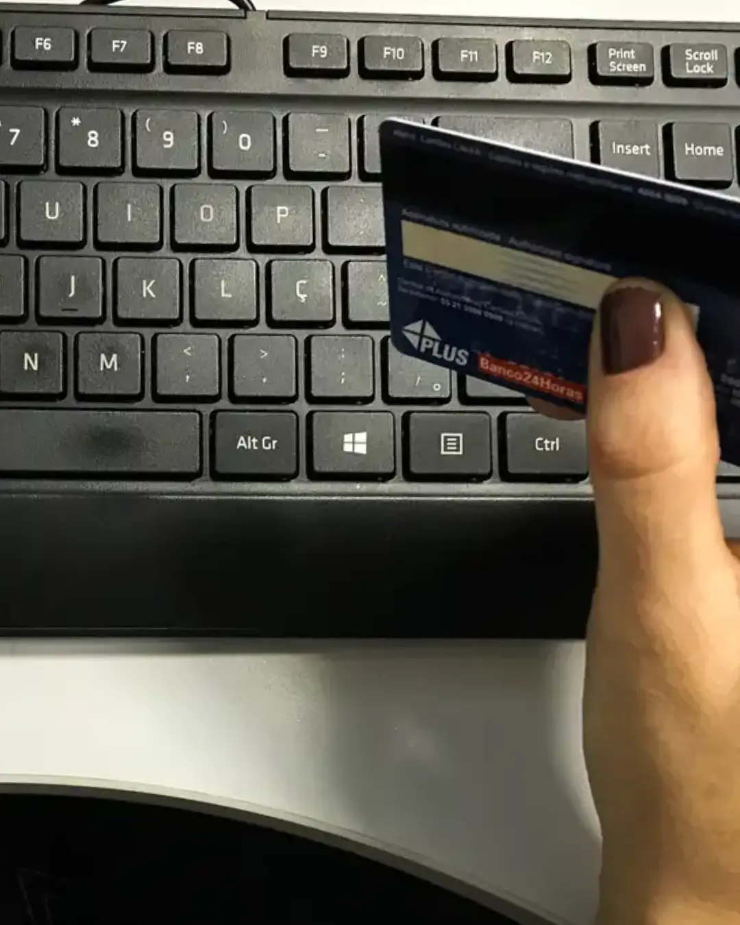 Nova regra exige que operadoras de crédito e Pix reportem dados financeiros à Receita Federal