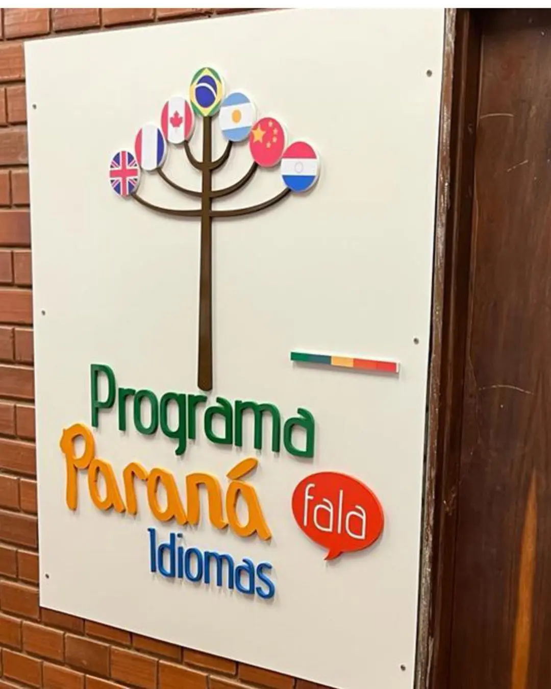 Paraná amplia vagas para cursos gratuitos de idiomas em 2025 com foco em internacionalização