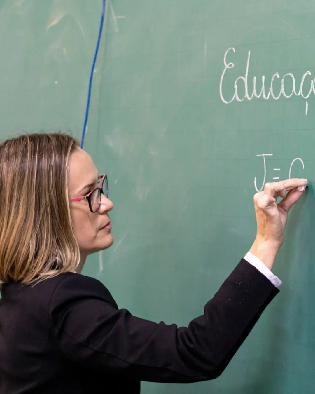 Após mais de uma década Paraná retoma processo de dobra de padrão para docentes