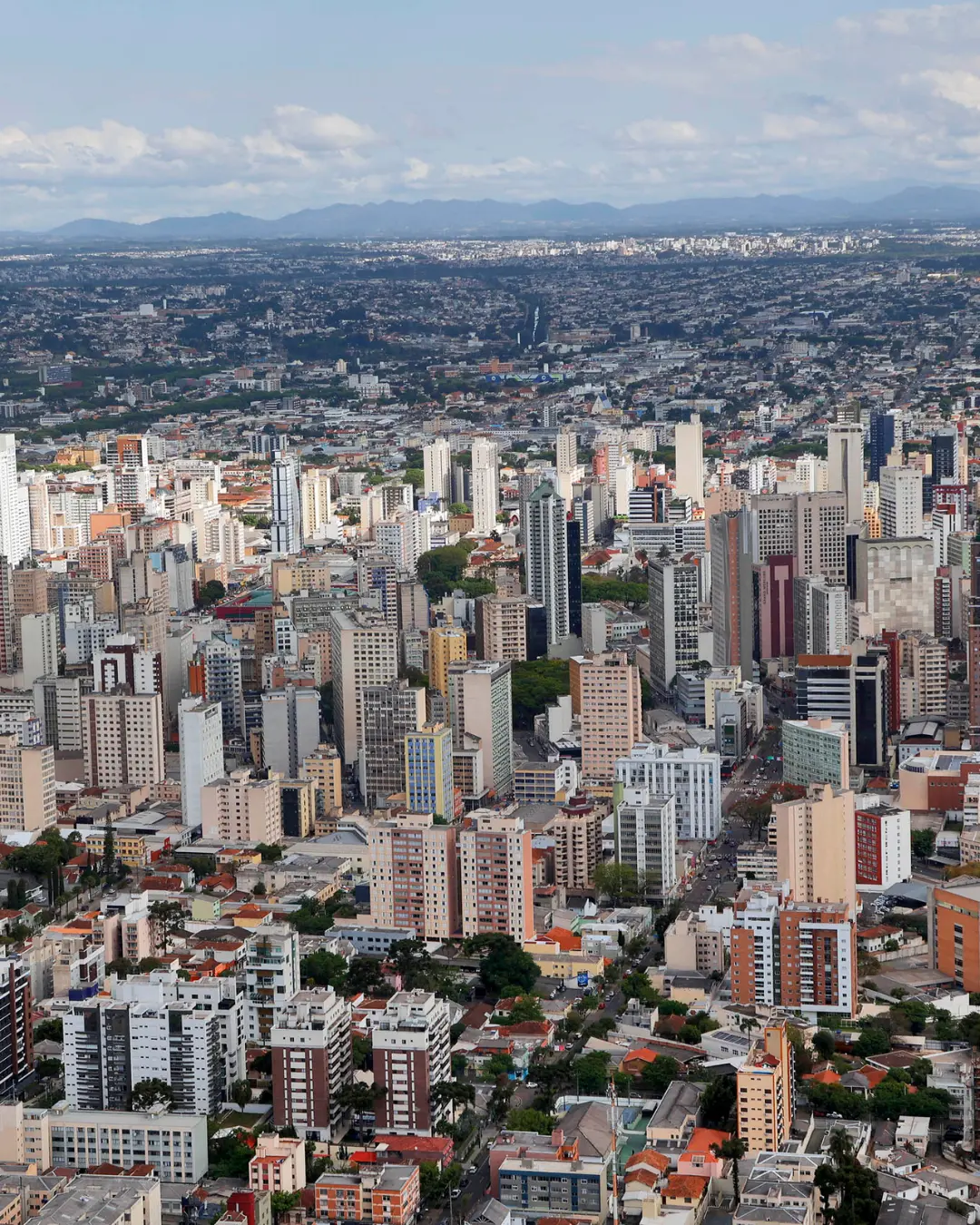 Paraná lidera crescimento econômico no Sul e Sudeste no 4º trimestre de 2024, aponta Banco Central