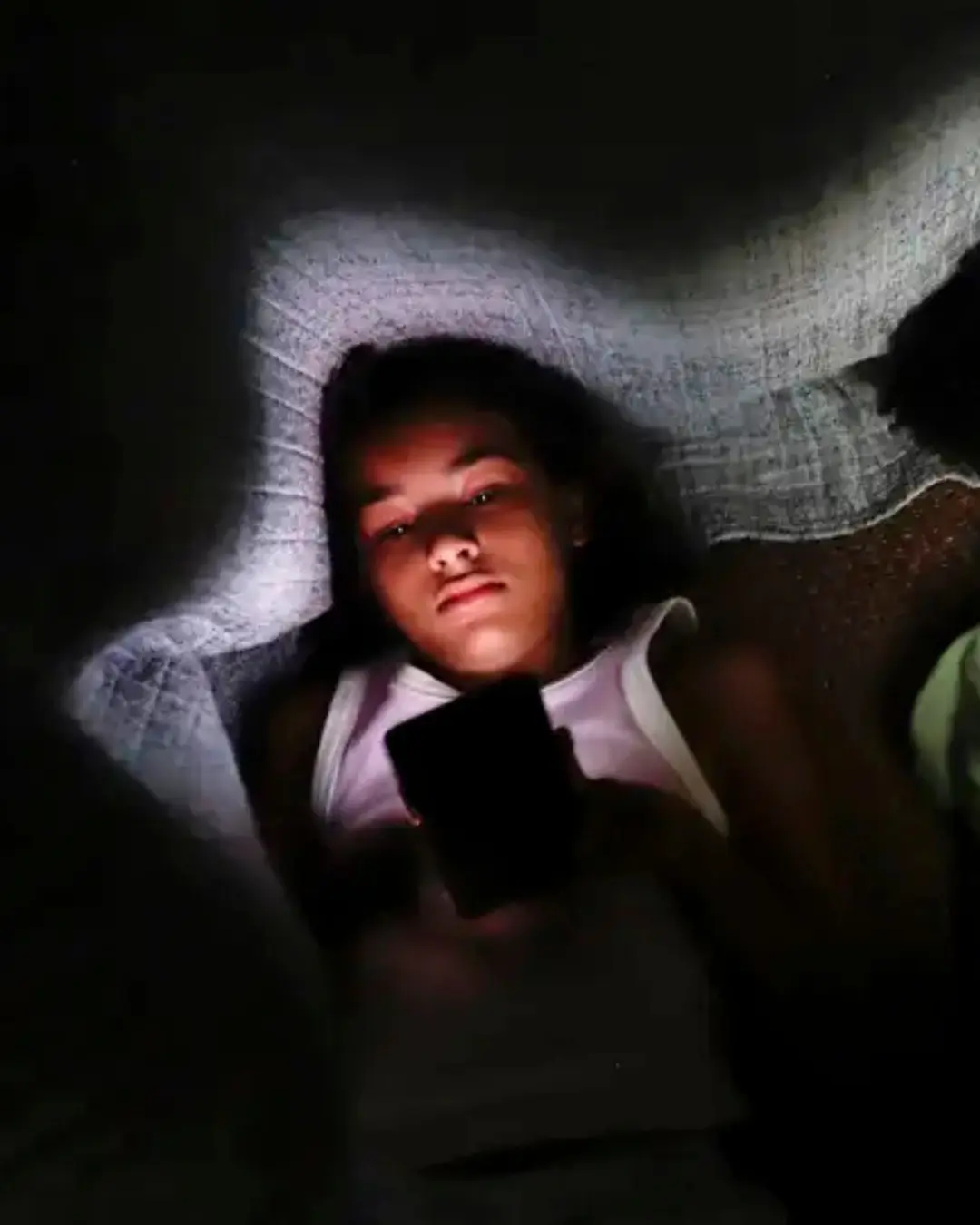 Pesquisa mostra riscos de perfis abertos entre crianças e adolescentes na internet