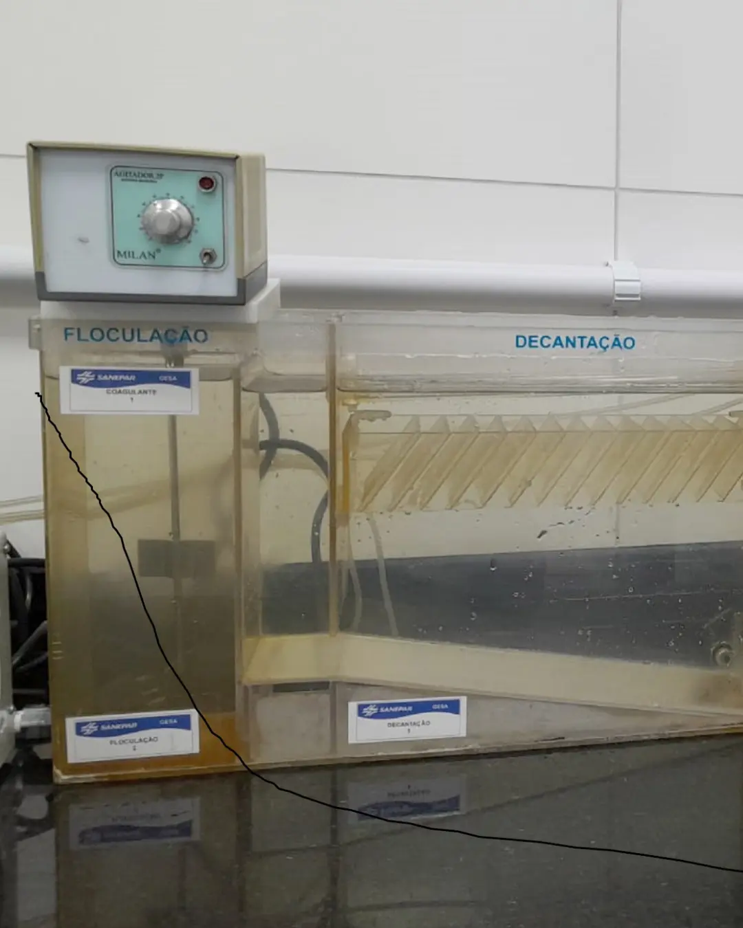 Sanepar utiliza maquete didática para demonstrar tratamento de água em Francisco Beltrão