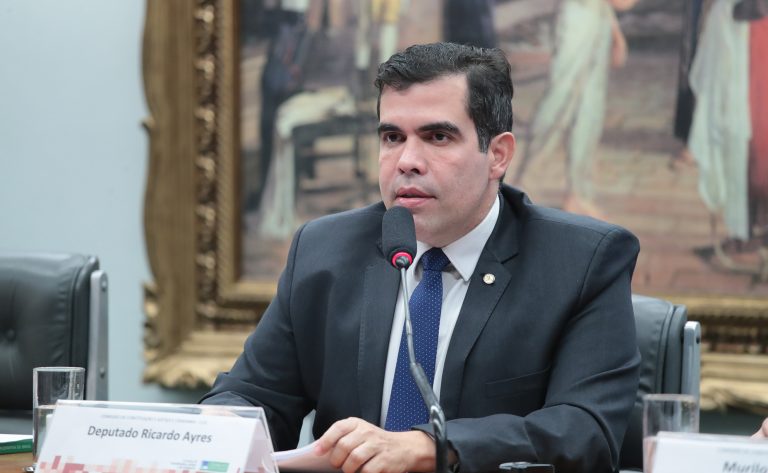 Comissão aprova projeto que permite a advogado representar réu em conciliação no juizado especial