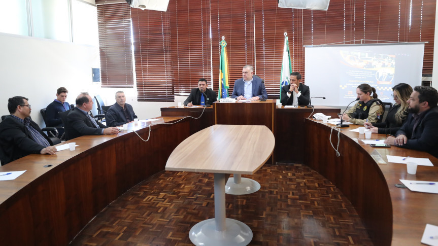 Audiência Pública discute demandas dos taxistas paranaenses diante da forte concorrência dos aplicativos e de denúncias de “pirataria”