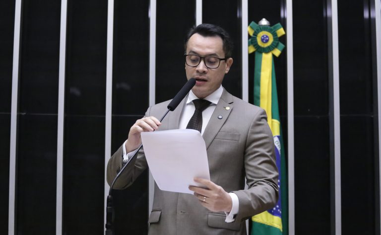 Comissão aprova projeto que dá previsão legal para Disque 100 e prioriza pessoa idosa na telessaúde