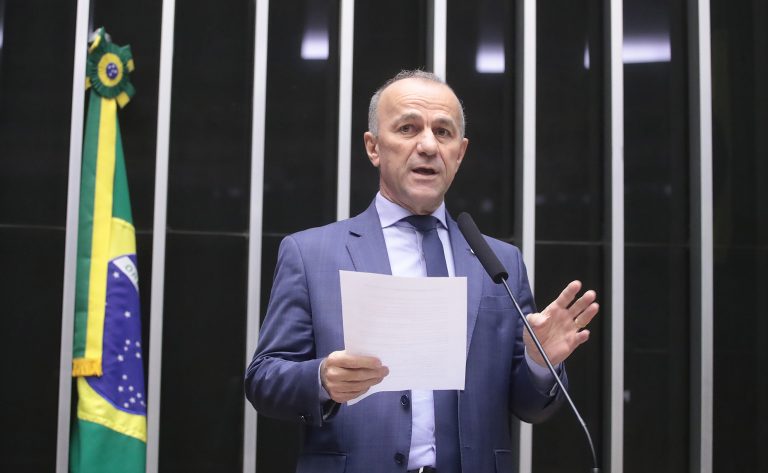 Comissão debate projeto que cria marco legal sobre direitos humanos e empresas