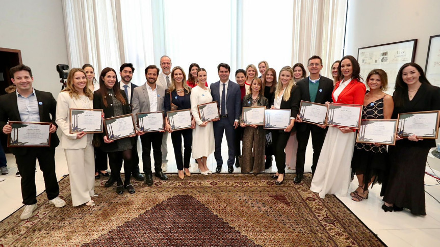 Deputada Marli Paulino (Solidariedade) presta homenagem aos cirurgiões-dentistas do Paraná