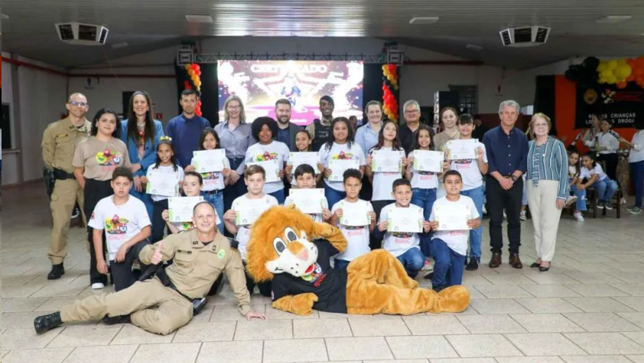 Proerd forma 76 crianças em Formosa do Oeste com apoio da Copacol