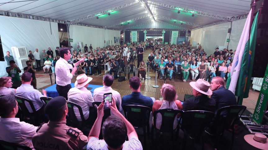 Com grande público, Dois Vizinhos recebe a 35ª edição da Assembleia Itinerante