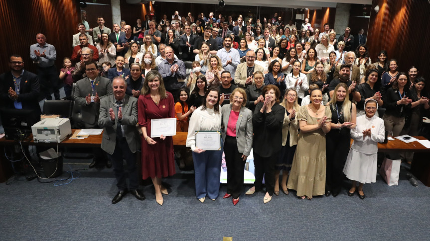 Assembleia celebra 30 anos da Central de Transplantes e homenageia profissionais que ampliaram a doação de órgãos no Paraná