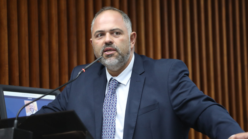 Em discurso no Plenário, vice-líder do Governo destaca resultados na saúde, educação e economia do Paraná
