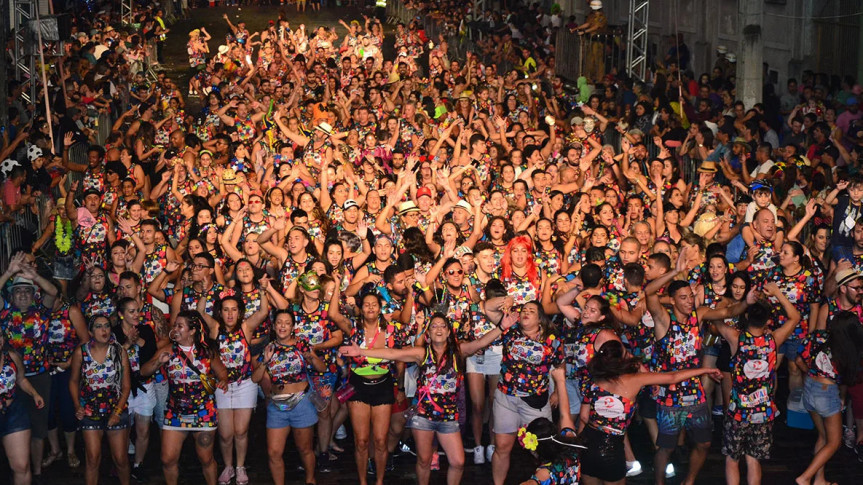 Leis estaduais ampliam segurança, proteção e direitos dos foliões e turistas durante o Carnaval no Paraná