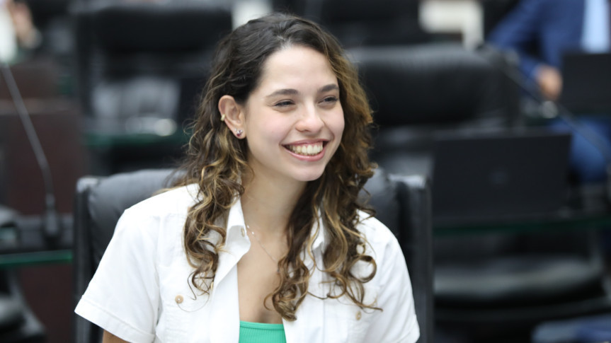 Na retomada das sessões, deputada Ana Júlia (PT) assume liderança do PT/PDT e defende educação pública e combate às desigualdades