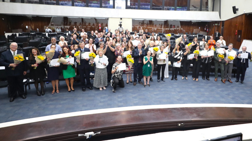 Assembleia Legislativa celebra os 110 anos da Faculdade de Artes do  Paraná