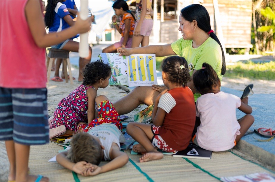 No mês do Educador, ONG celebra professoras da Amazônia