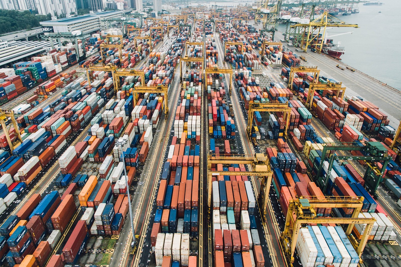 Rotas internacionais ajustam-se às mudanças no comércio global