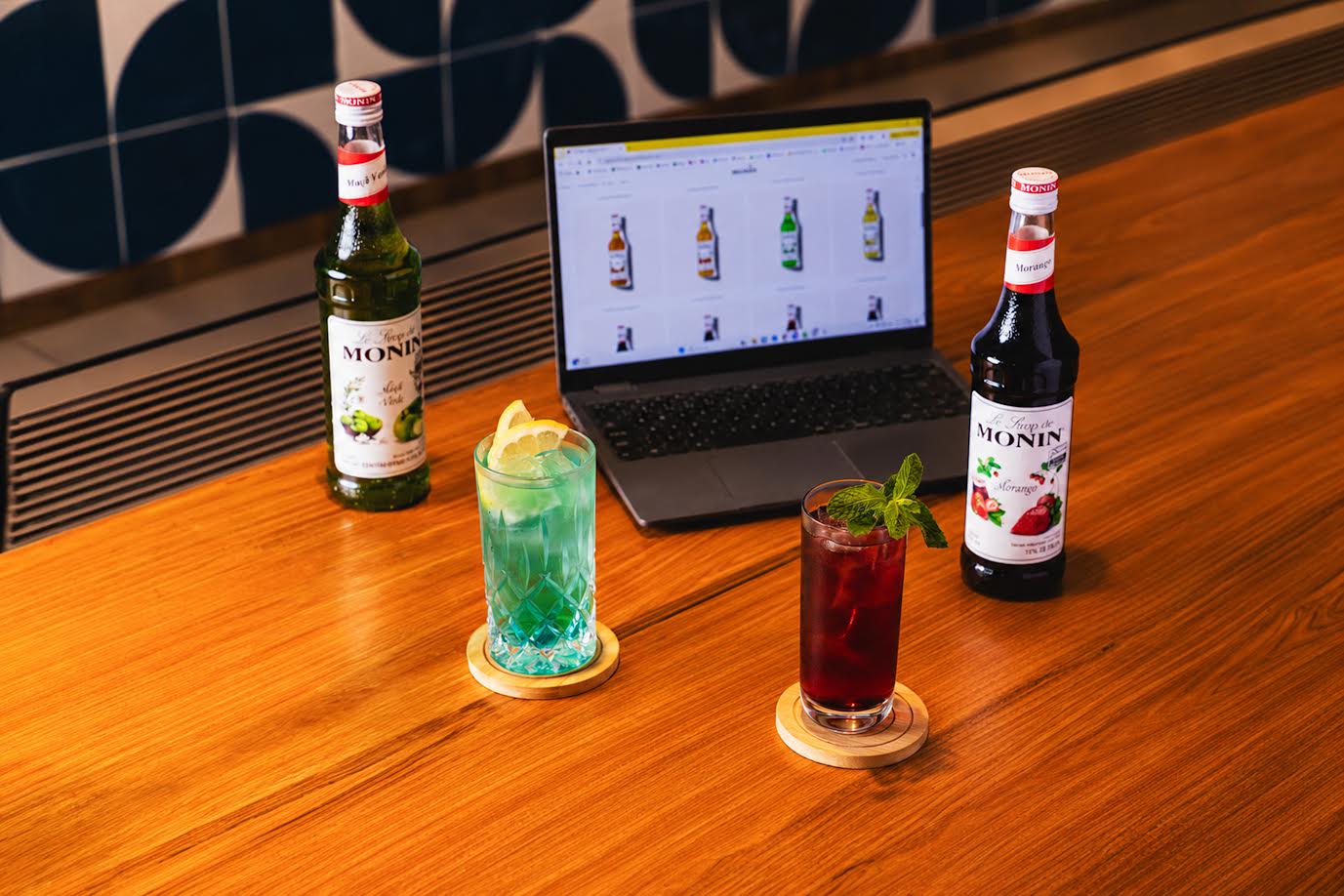MONIN, marca de xaropes para drinks, lança e-commerce